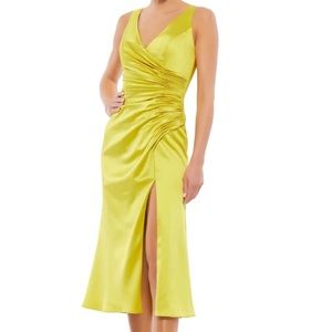 🆕IEENA For MacDuggal color Chartreuse SATIN RUCHED V NECK FAUX WRAP MIDI…